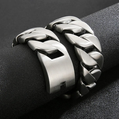 31mm Choker Necklace
